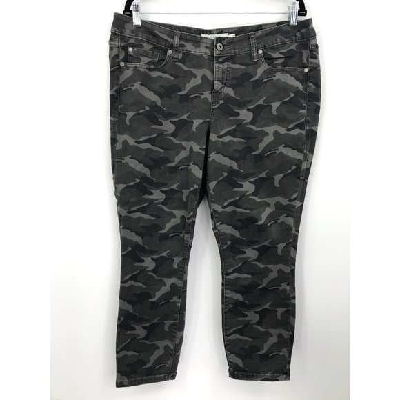 Torrid Skinny Crop Jean Grey Camo Twill Size 16 - Picture 1 of 5